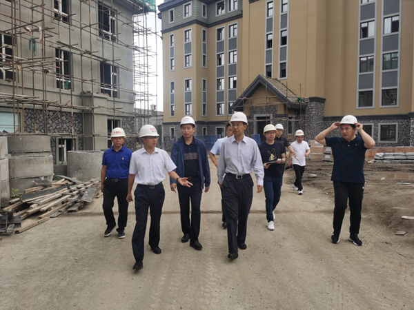 1长白山管委会向导视察9001cc金沙以诚为本·山河府项目_副本.png